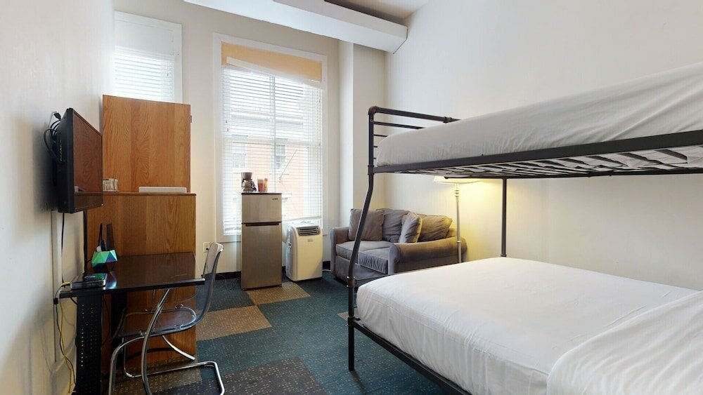 Фото Temple Place Suites