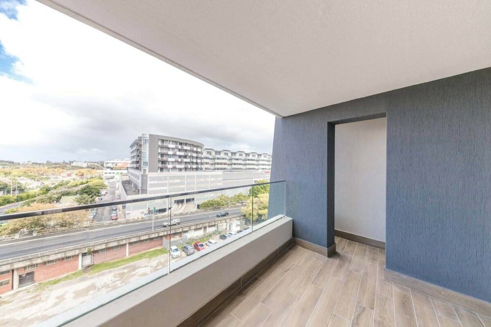 Фото Colourful and Cosy Studio Apartment in Newlands