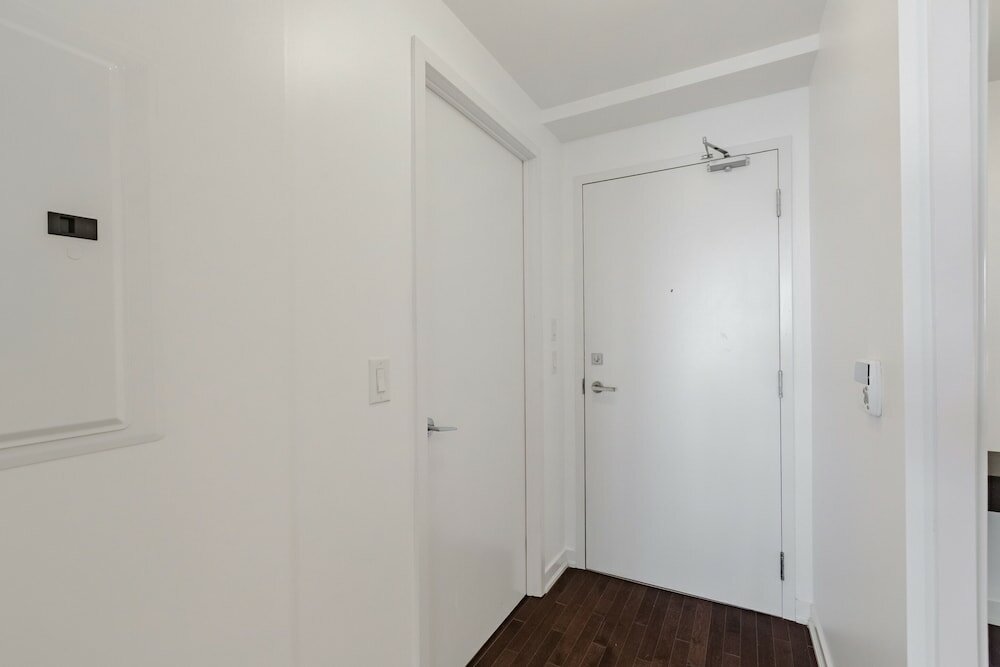 Фото Sterling Suites - Financial District