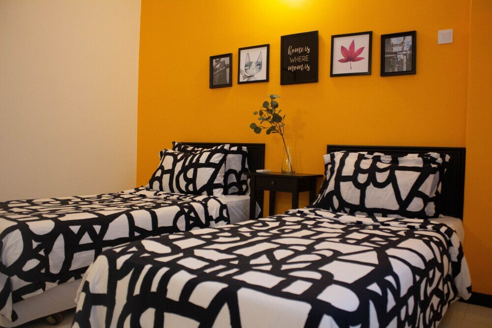 Фото Aurora Court