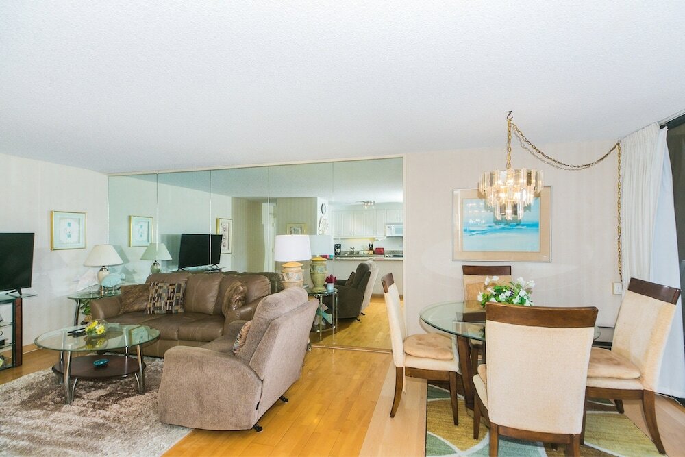 Фото Spacious Condos With Private Balcony at Discovery Bay - Free Wifi, Near Beaches!