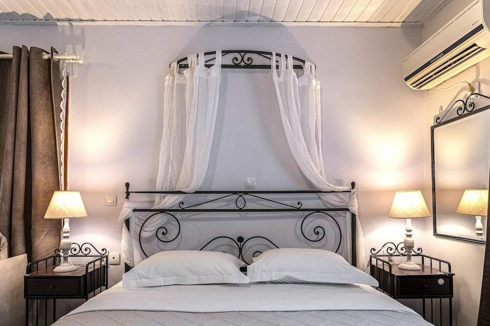 Фото Comfort Stay Airport Studios - Free shuttle from the Athens Airport