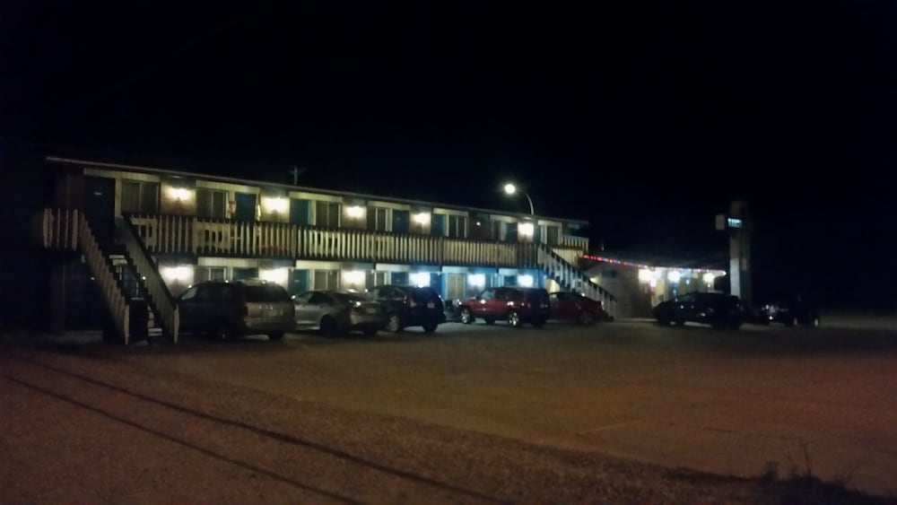 Фото Ranchland Inn