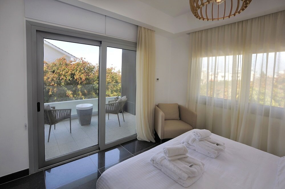 Фото The Lighthouse Villas