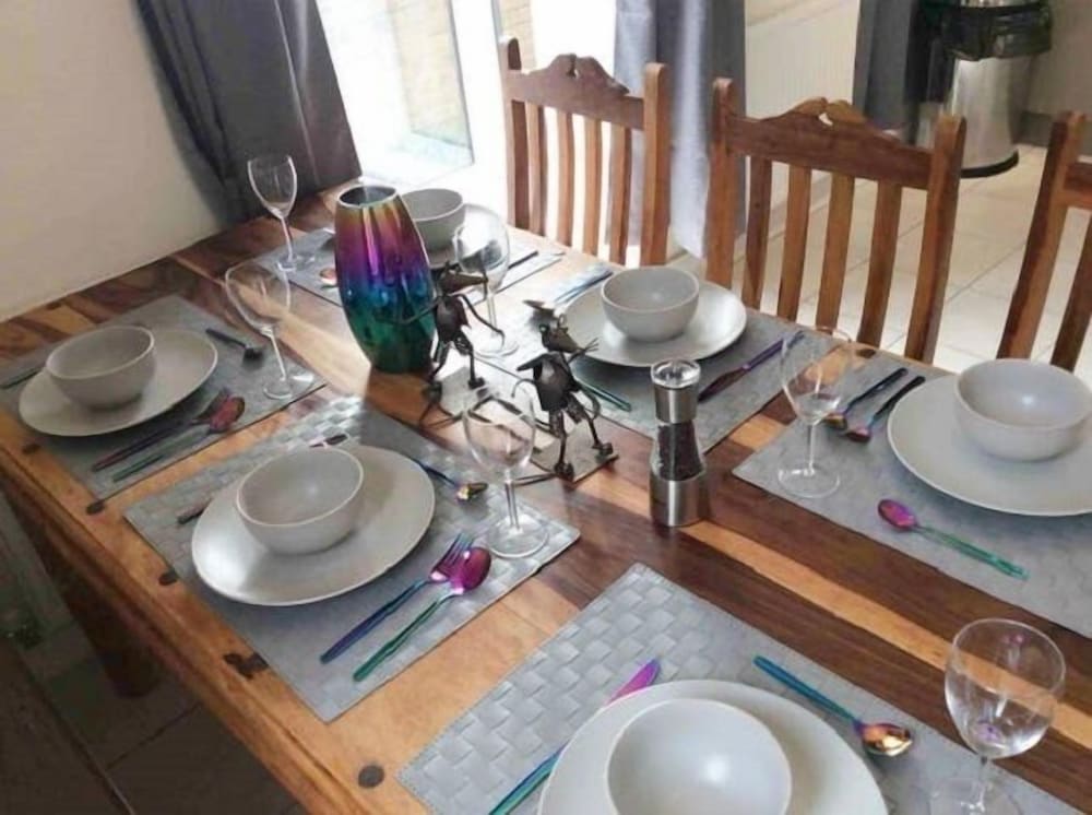 Фото Igloo CityCroft Luxury Townhouse