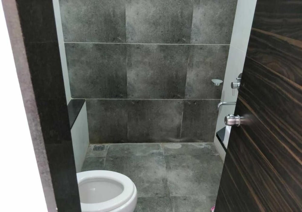 Фото Hotel President Banquet & Lawns