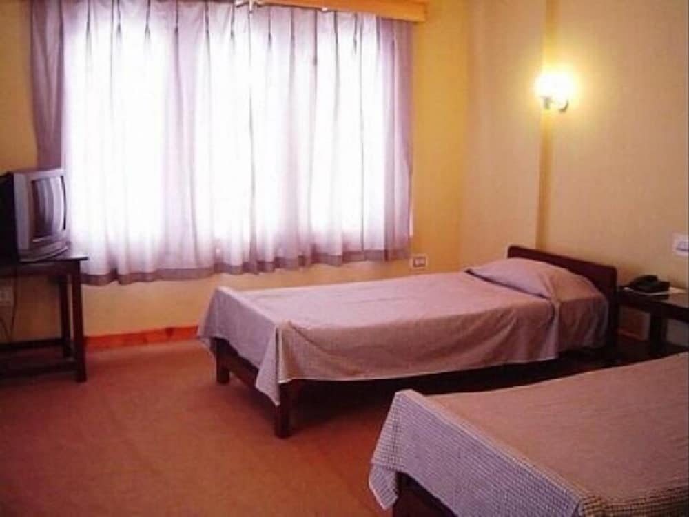 Фото отеля 2