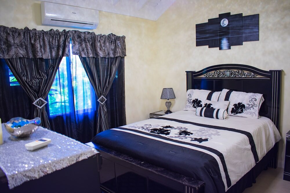 Фото Richmond Villa Rental Management