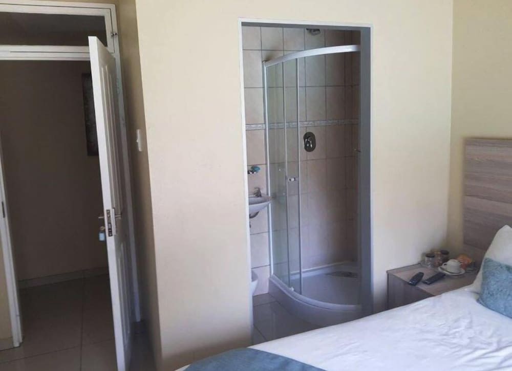 Фото Lauren Palace Guest House