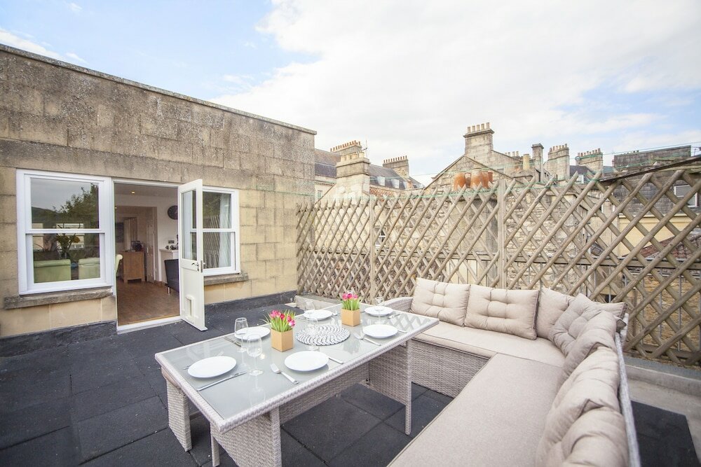 Фото The Roof Terrace Maisonette City Centre