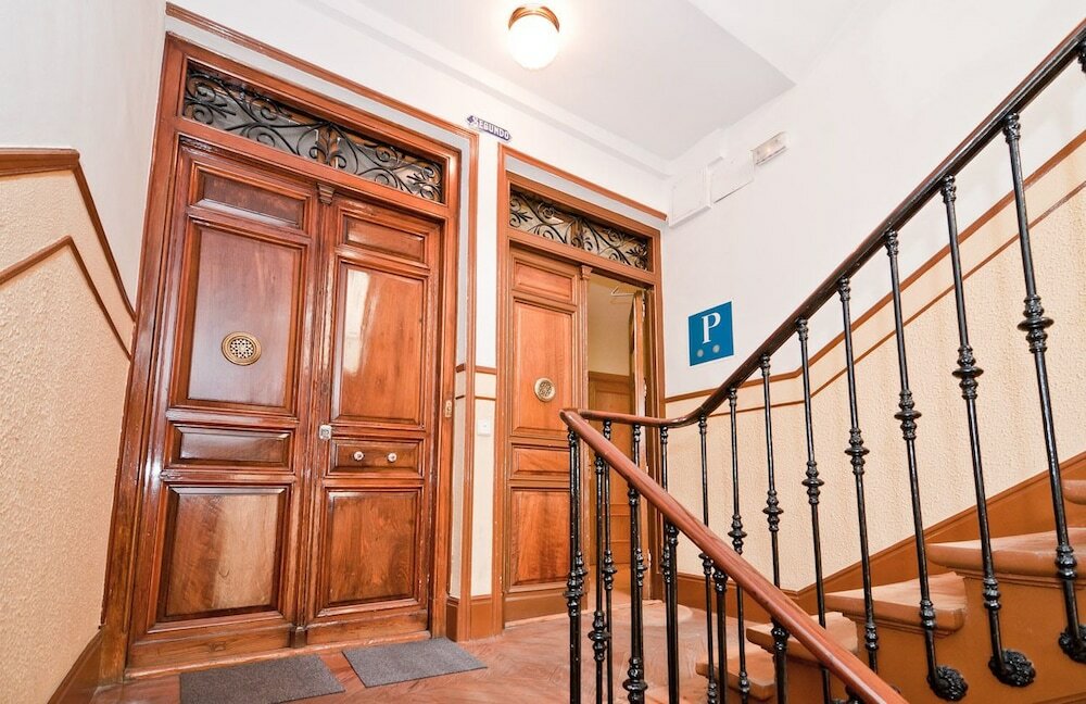 Фото Hostal Las Cortes