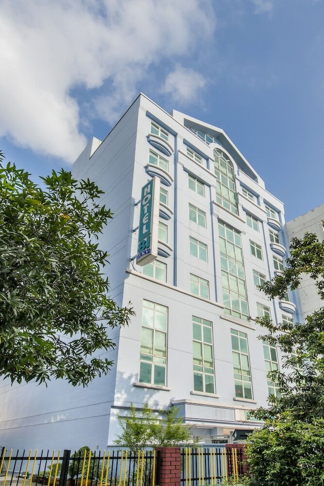 Фото Hotel 81 Lucky