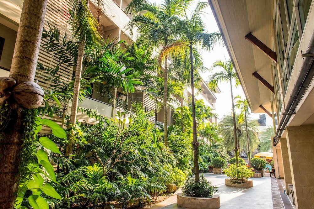 Фото Sea Breeze Jomtien Resort