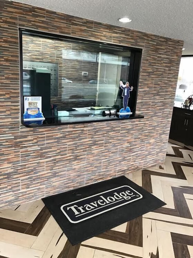 Фото Travelodge by Wyndham Avenel Woodbridge