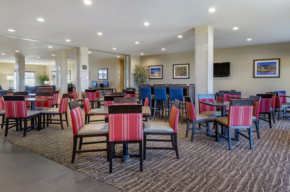 Фото Comfort Suites Helena Airport
