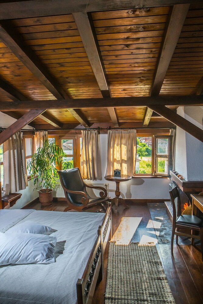 Фото Oikoperiigitis Hotel