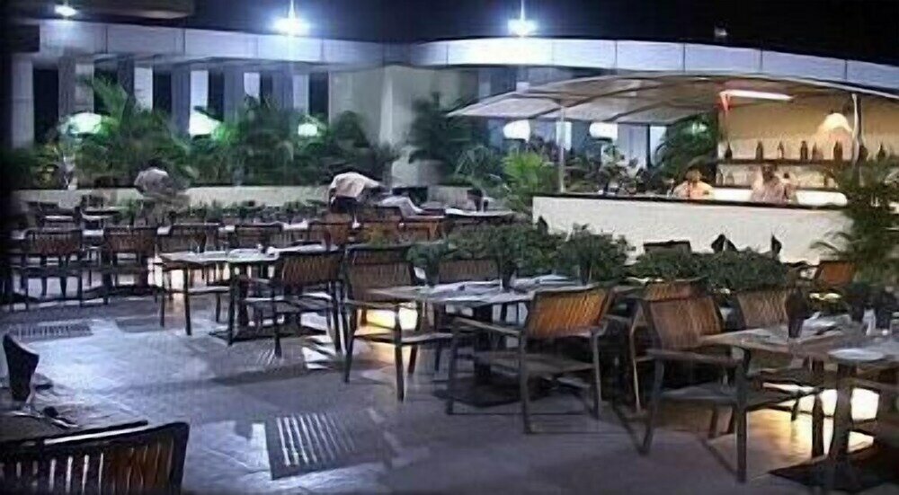 Фото Fabhotel Ambience Executive