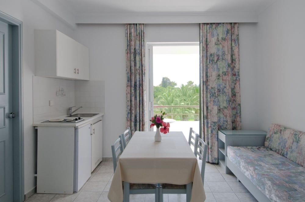 Фото Alexandra City Hotel