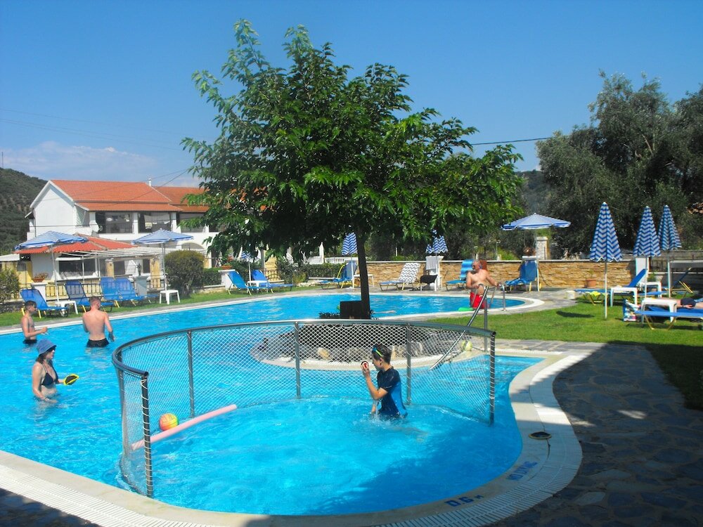 Фото отеля 2