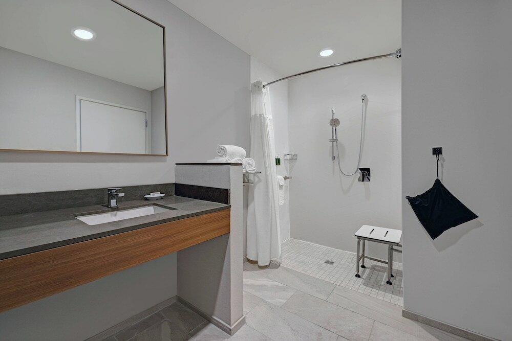 Фото Fairfield Inn & Suites by Marriott Milwaukee Brookfield