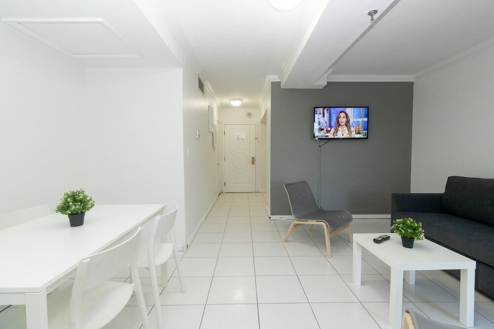 Фото 341 Apt Hollywood Beach