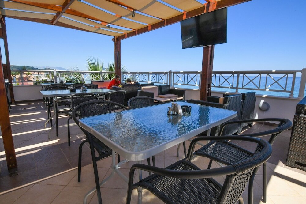 Фото Nefeli Beach Hotel