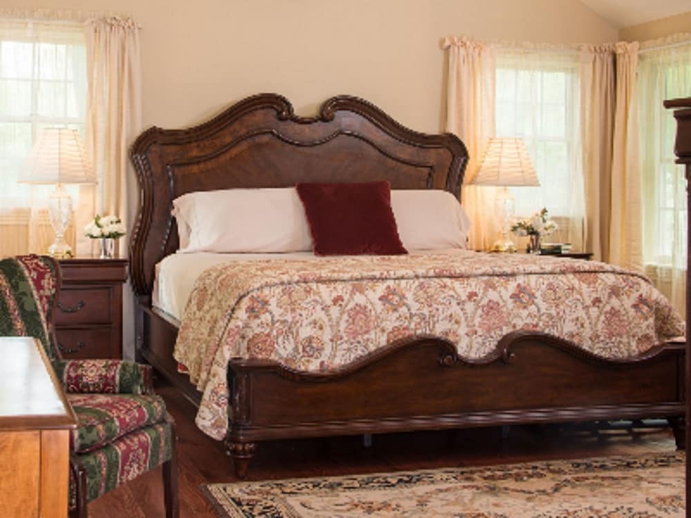 Фото Caldwell House Bed & Breakfast