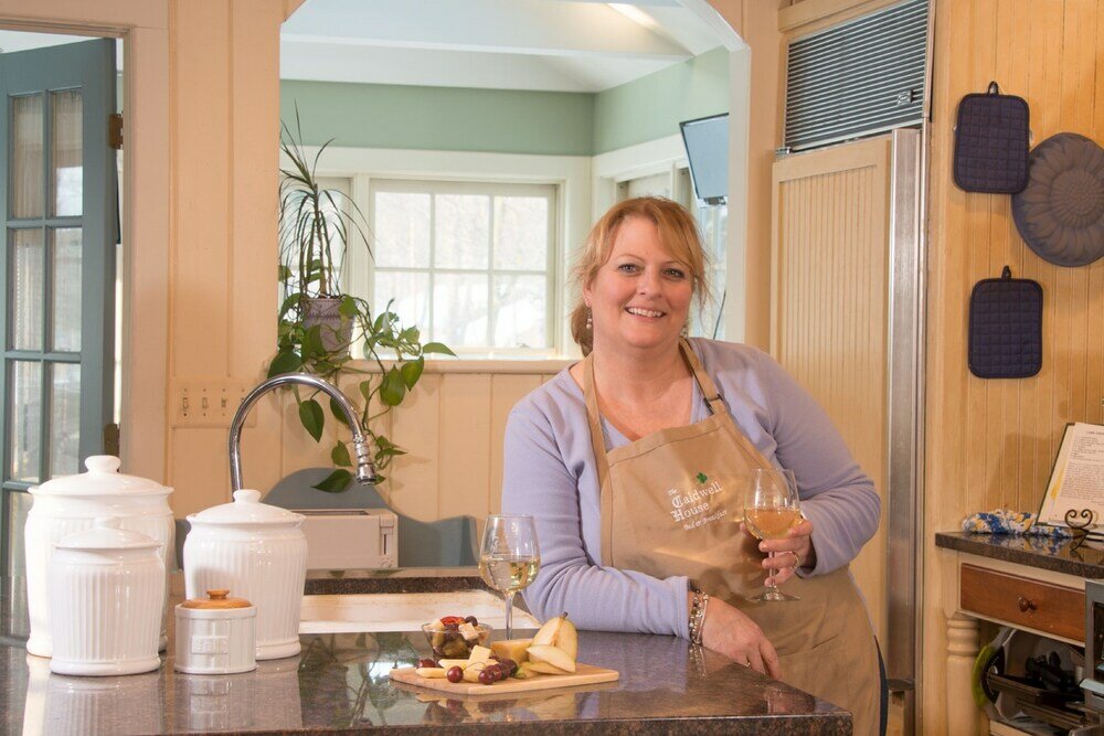 Фото Caldwell House Bed & Breakfast