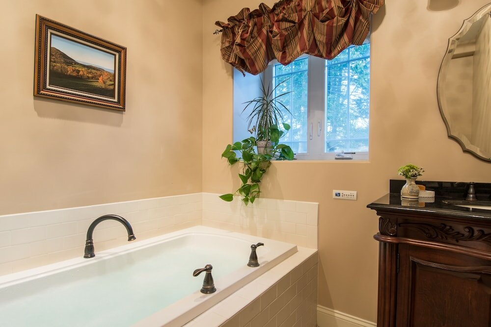 Фото Caldwell House Bed & Breakfast