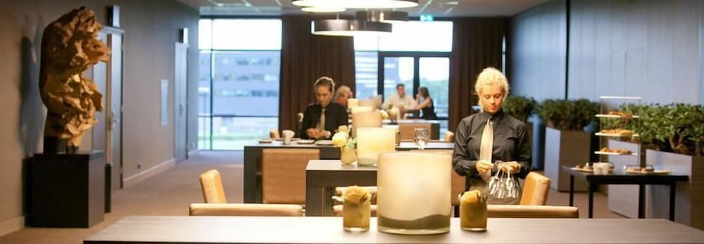 Фото Van Der Valk Hotel Dordrecht