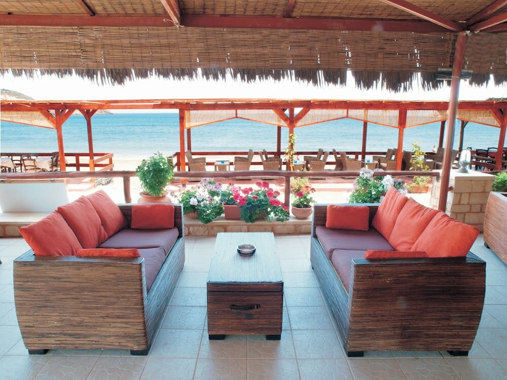 Фото Niriides Beach Hotel