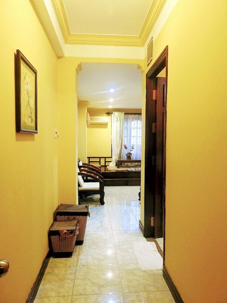 Фото La Suisse Hotel