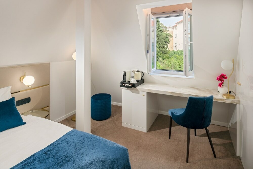 Фото Flos Luxury Rooms