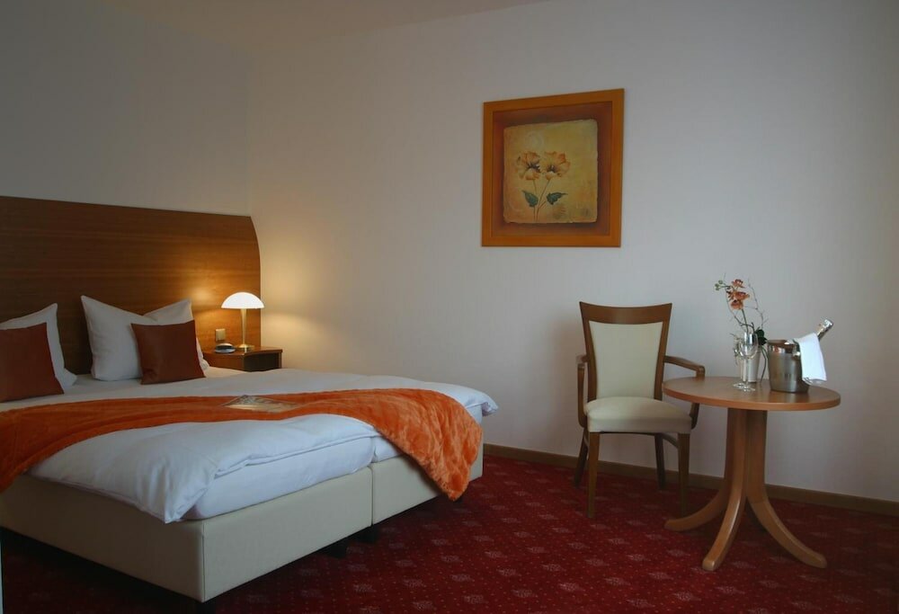 Фото Hotel zur Pfalz