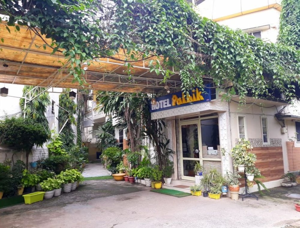 Фото Hotel Pathik