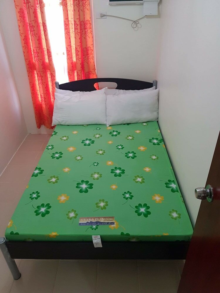 Фото Хостел Samanakan's Seafarers Condotel