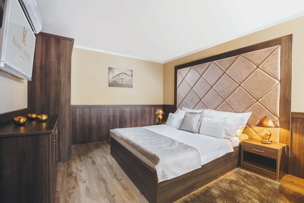 Фото Komló Hotel Gyula