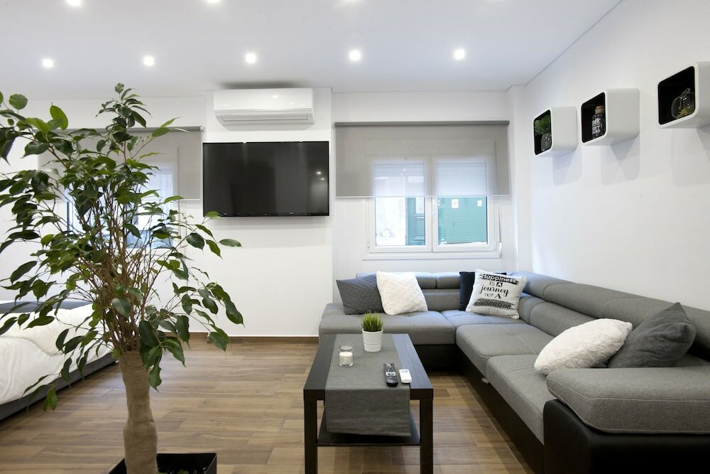 Фото Α Koukaki, Modern Newly Refurbished Apartment
