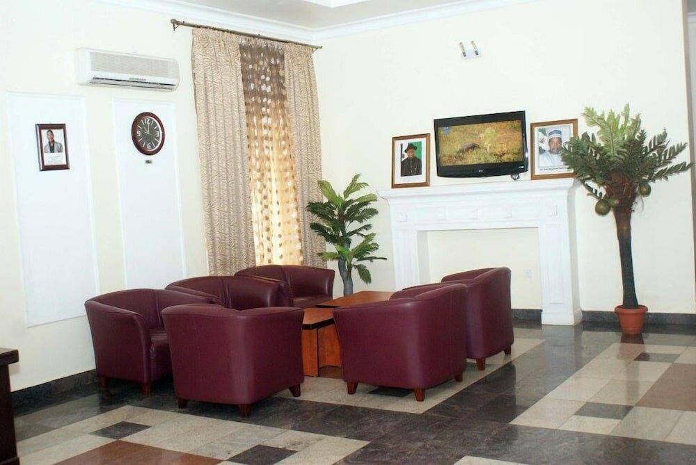 Фото Marvel Hotel Suites