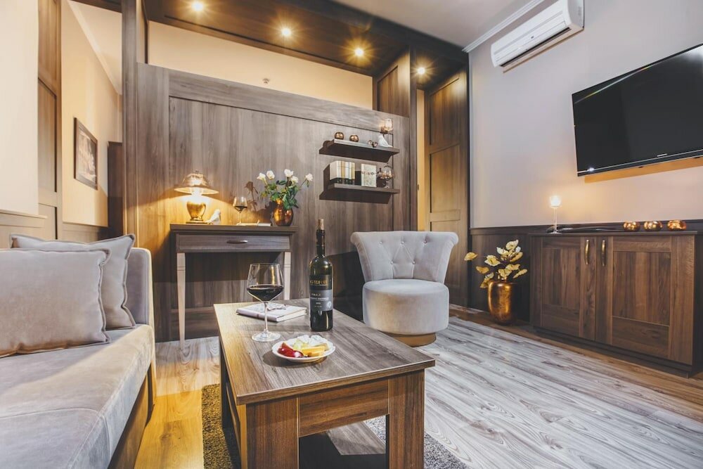 Фото Komló Hotel Gyula