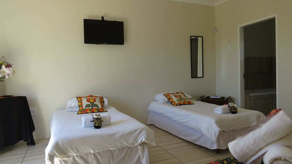 Фото Karoo-Koppie Guesthouse