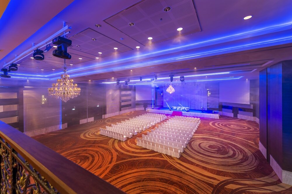 Фото Buri Sriphu Hotel & Convention Centre