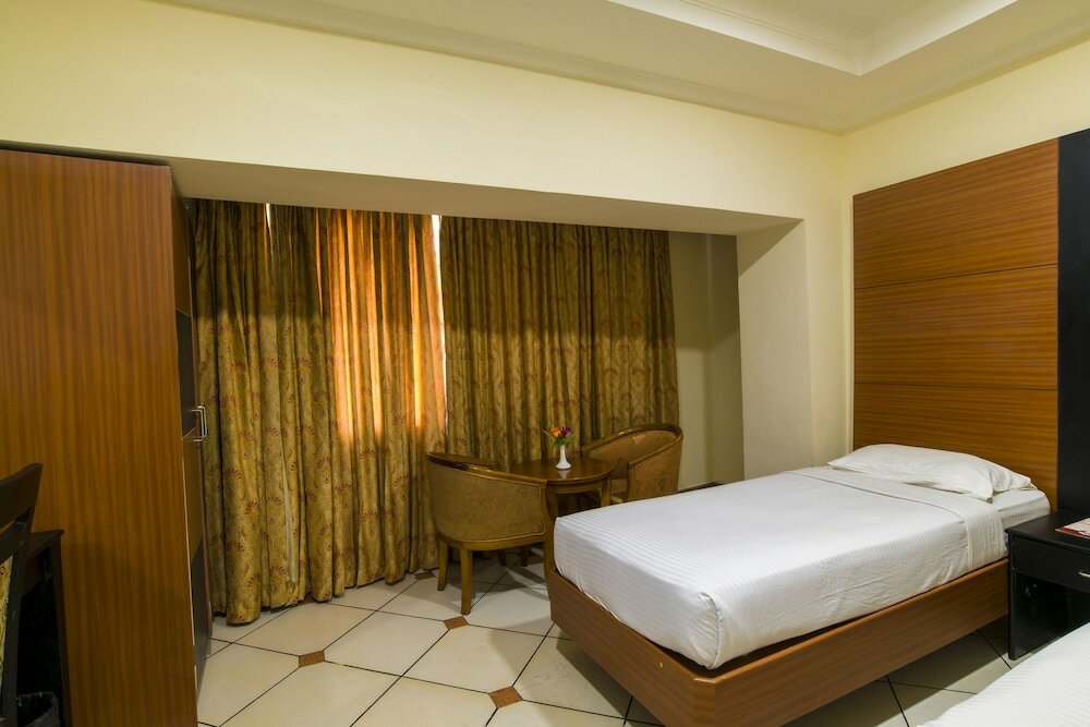 Фото Emarald Hotels