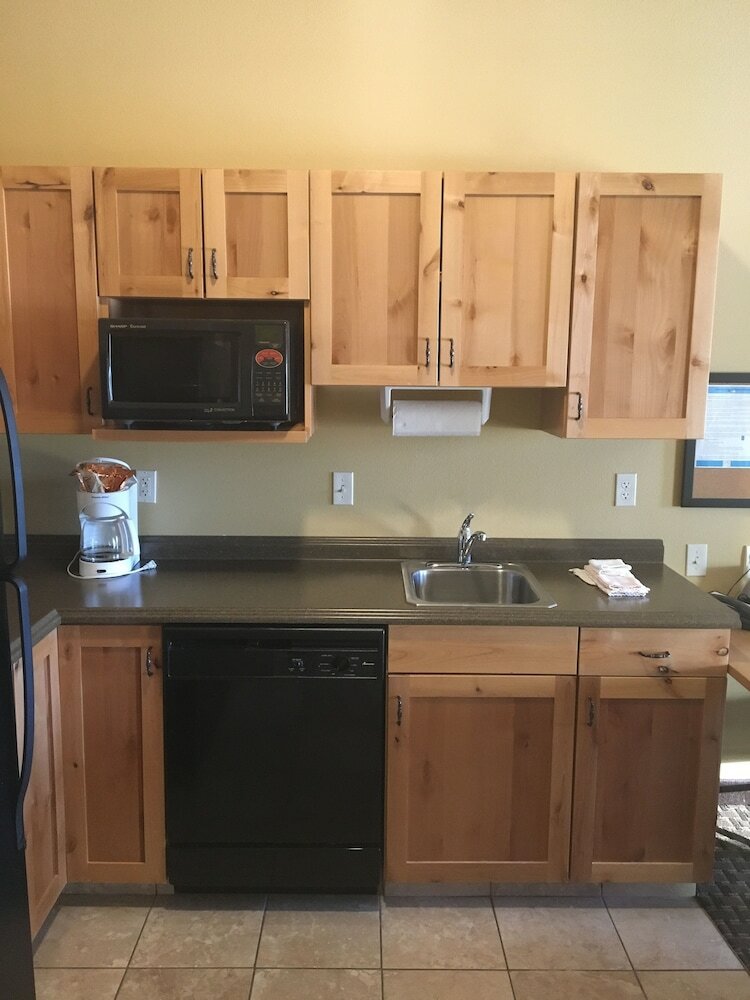 Фото Hawthorn Suites by Wyndham Minot