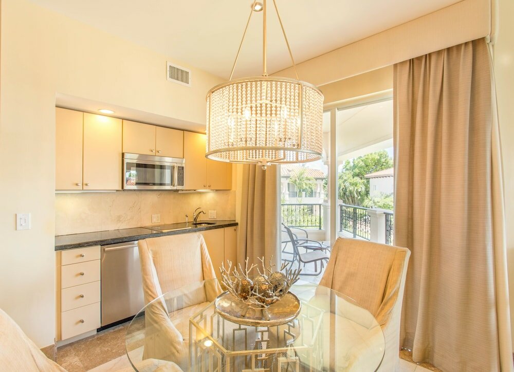 Фото Provident Luxury Suites Fisher Island