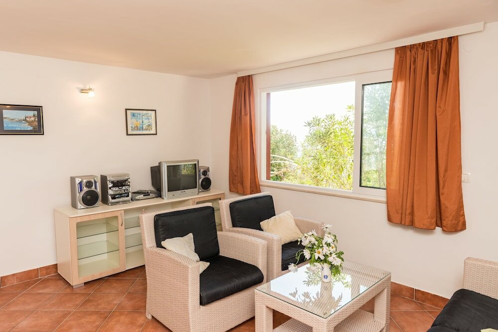 Фото Apartments Šestanović