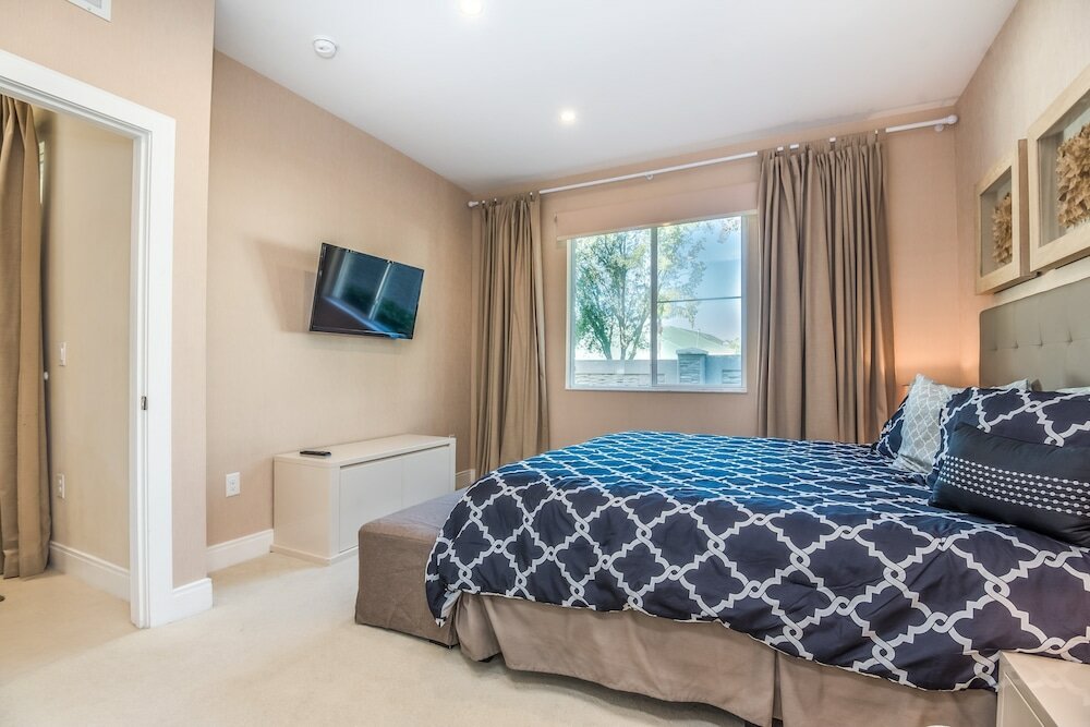 Фото Magic Village Resort 4 Bdrm Townhome