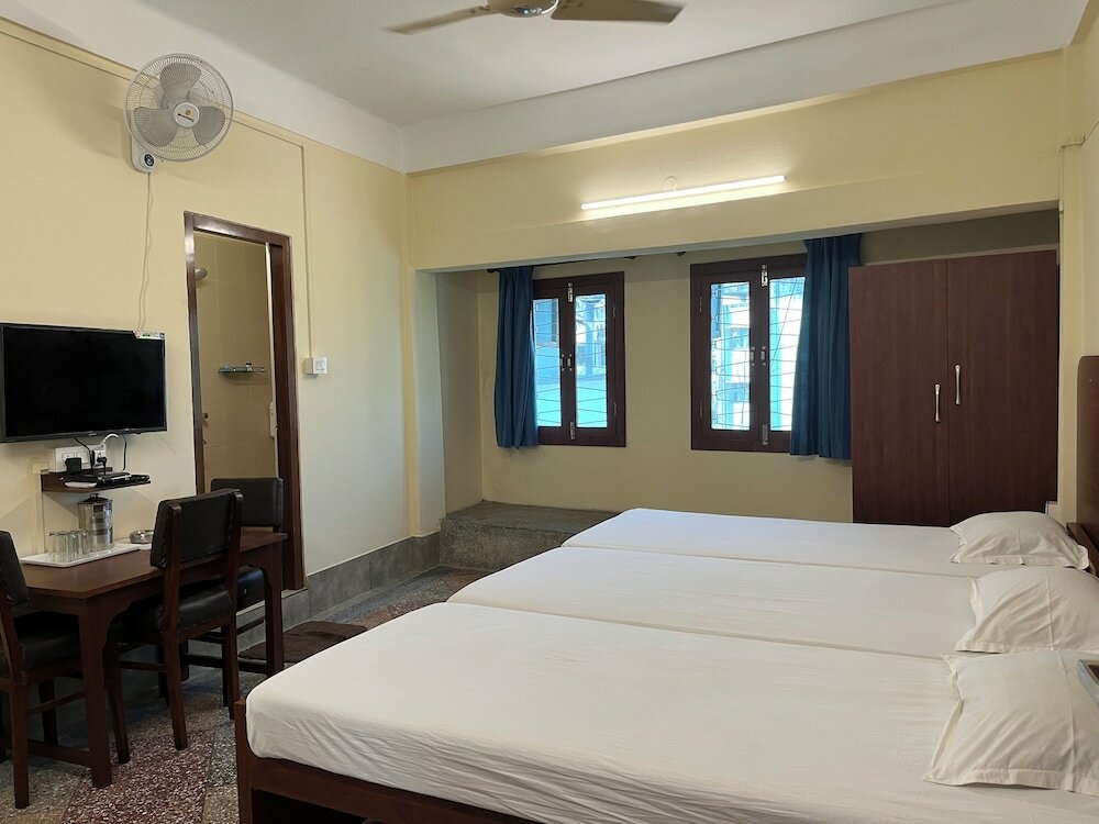 Фото Hotel Saluja