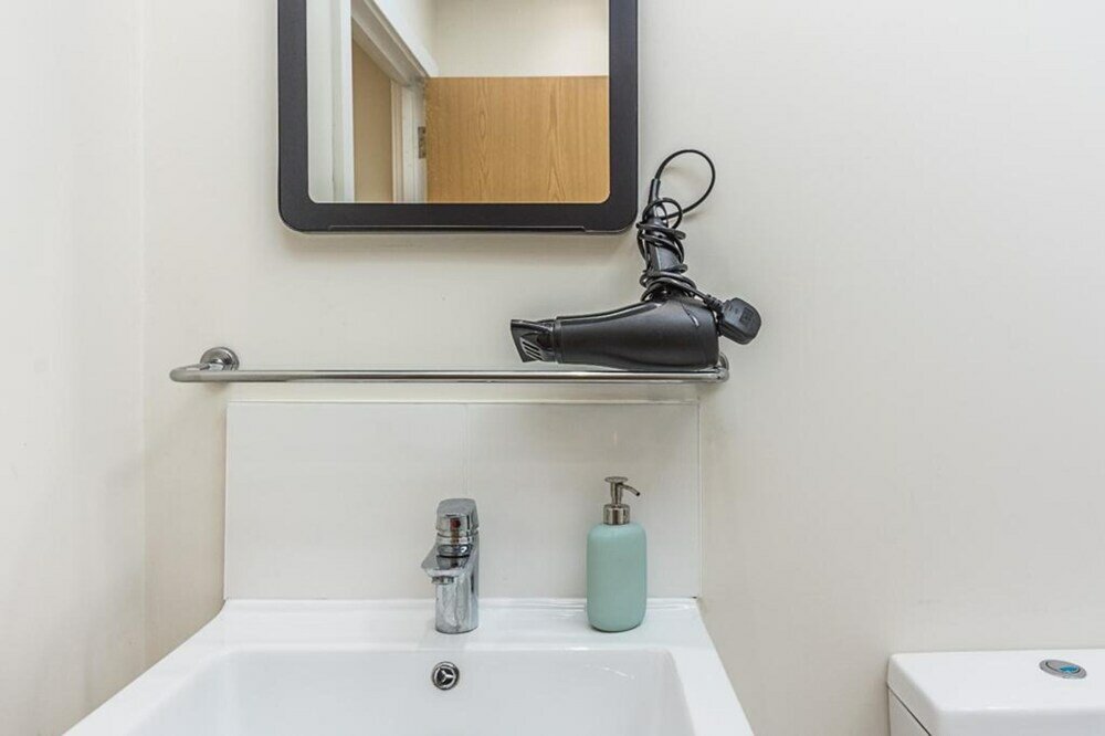 Фото Luxurious Modern One Bedroom Apartment