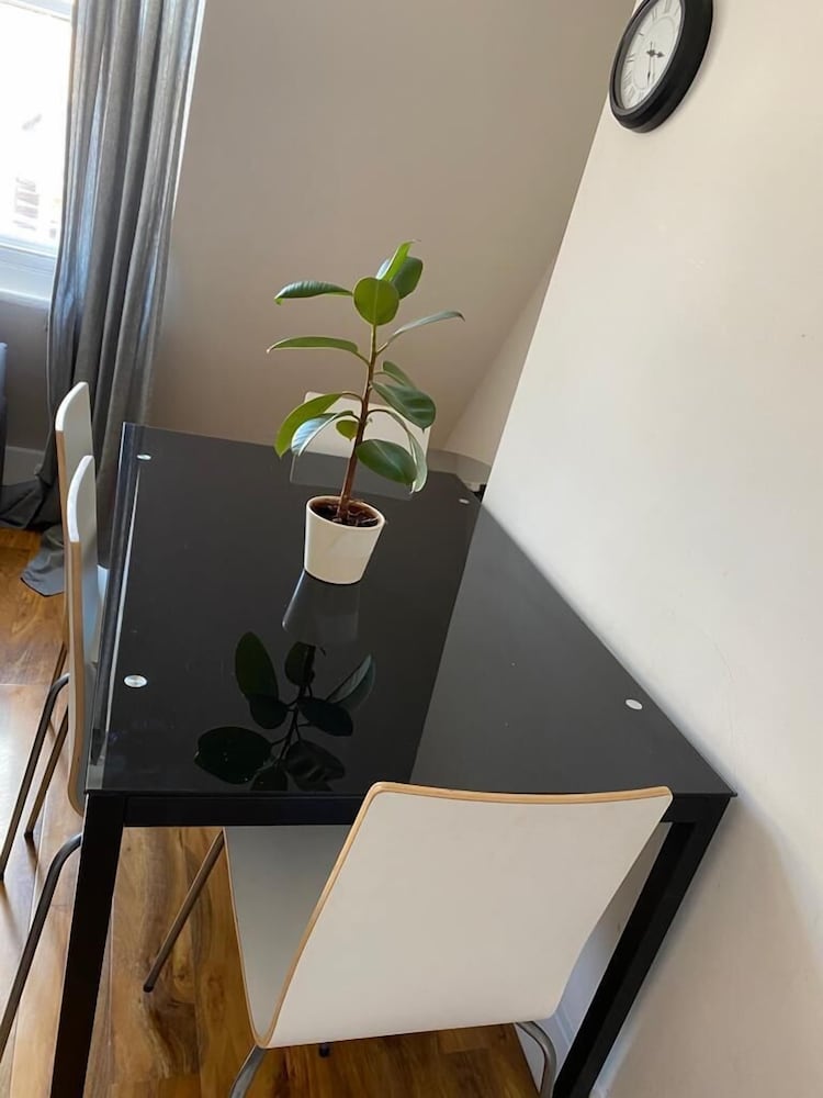 Фото Luxurious Modern One Bedroom Apartment